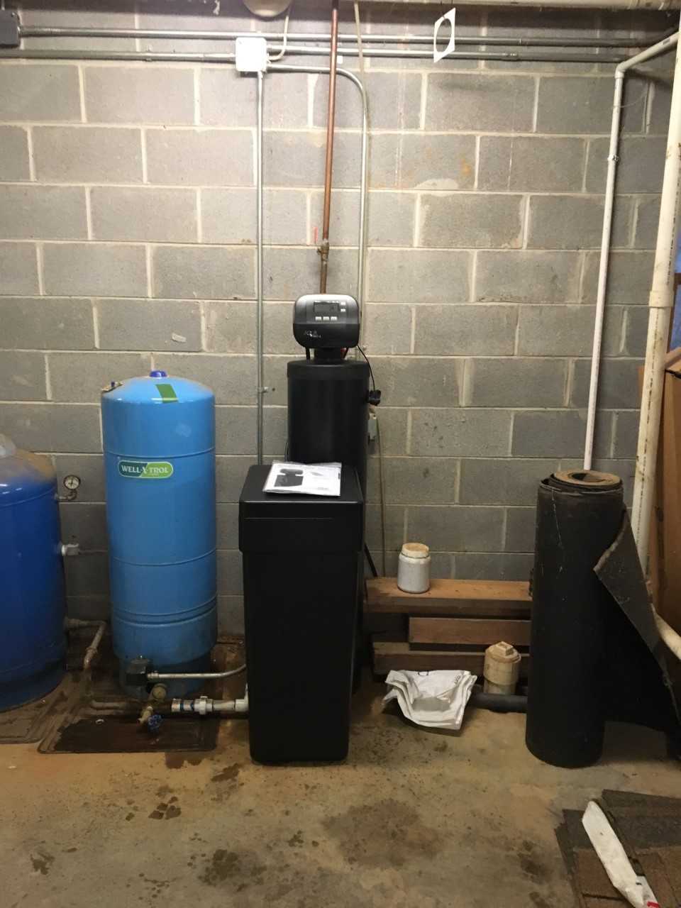 WATER SOFTENER 
HARD WATER 
SOFT WATER 
